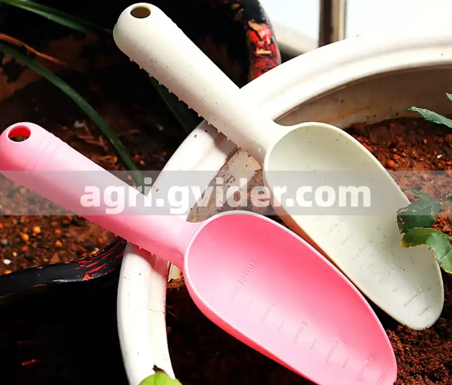 Gvider Plastic Soil Scoop
